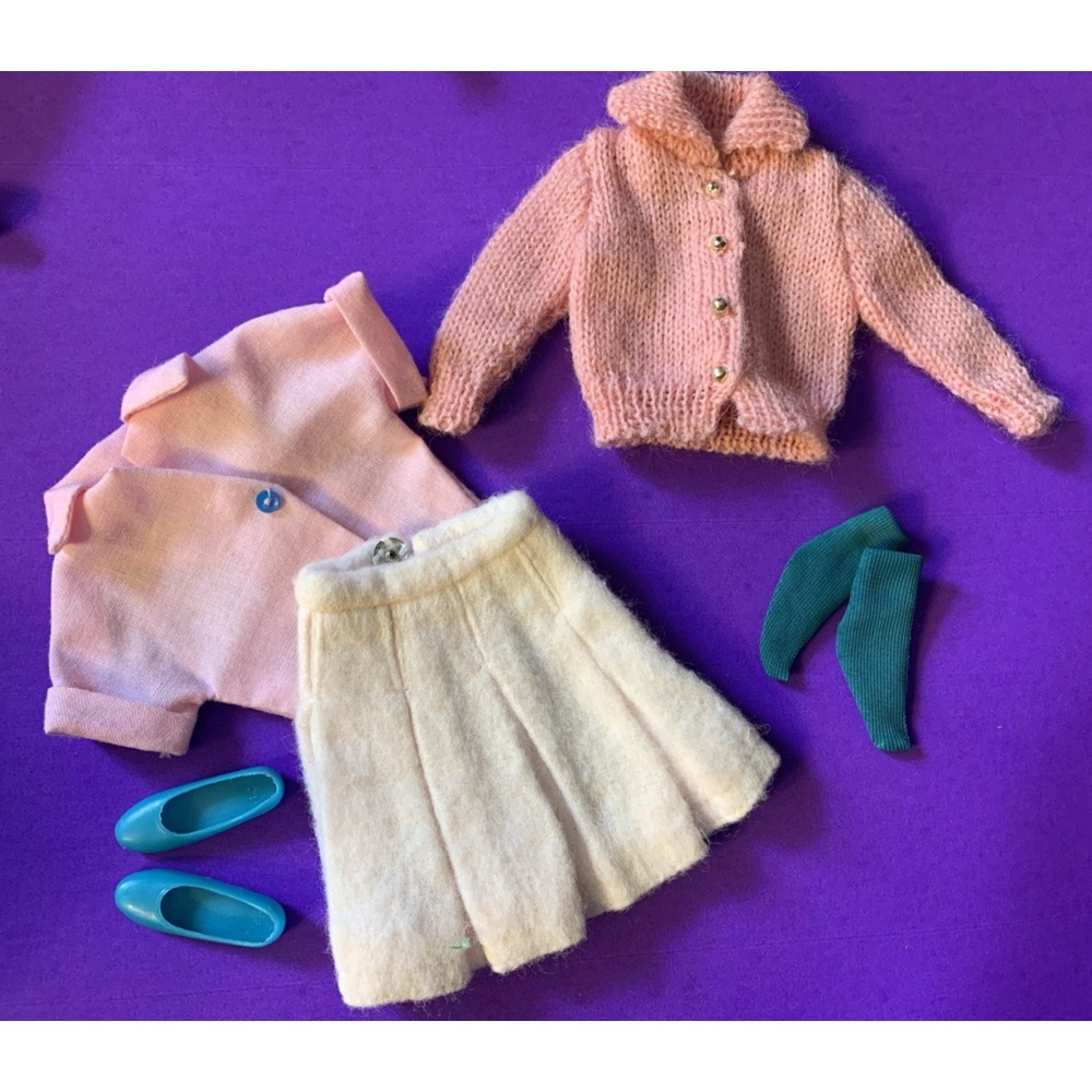 Vintage Skipper School Days  PROTOTYPE WHITE SKIRT PINK TOP TURQUOISE SOCKS